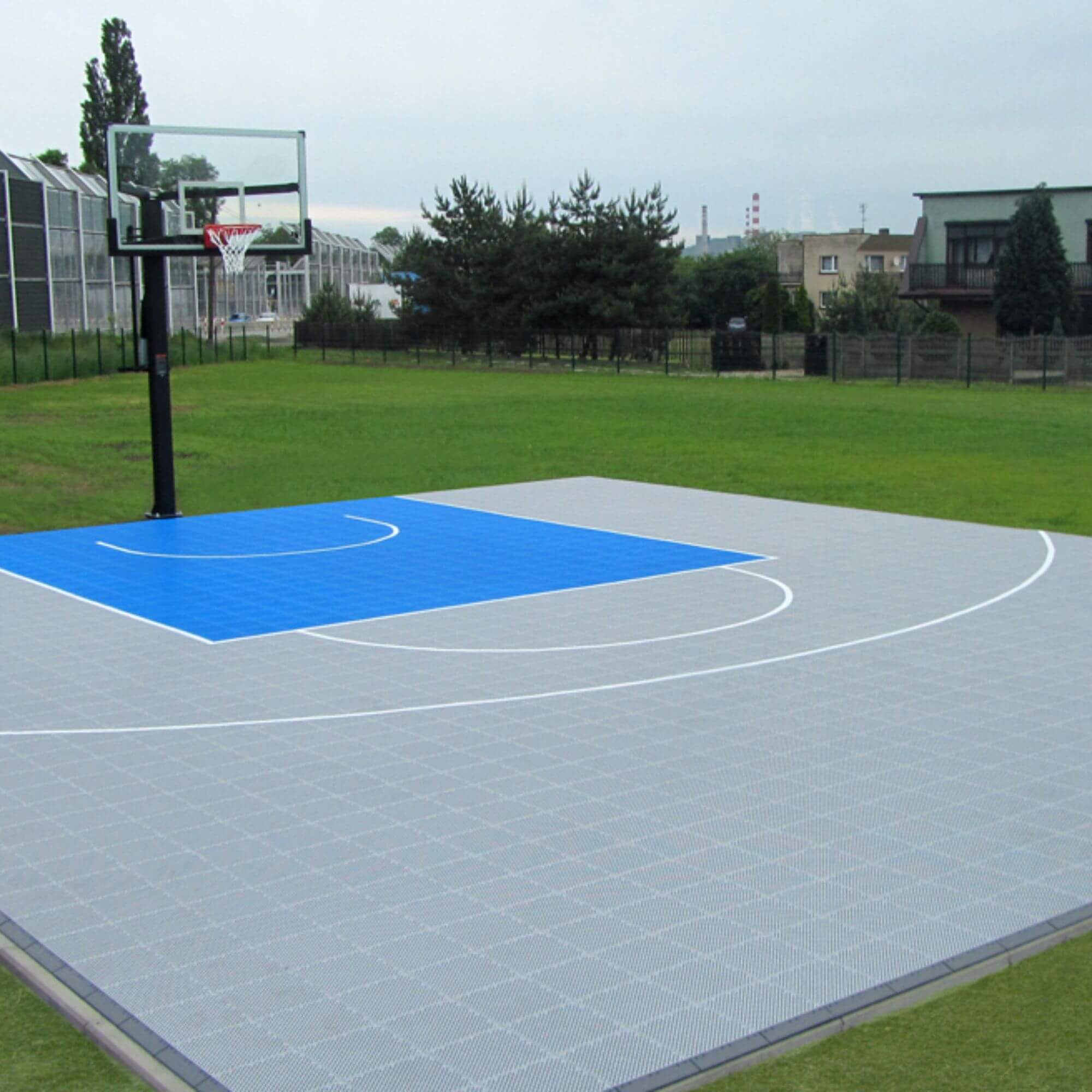 Suprafata de joc pentru curti interioare b