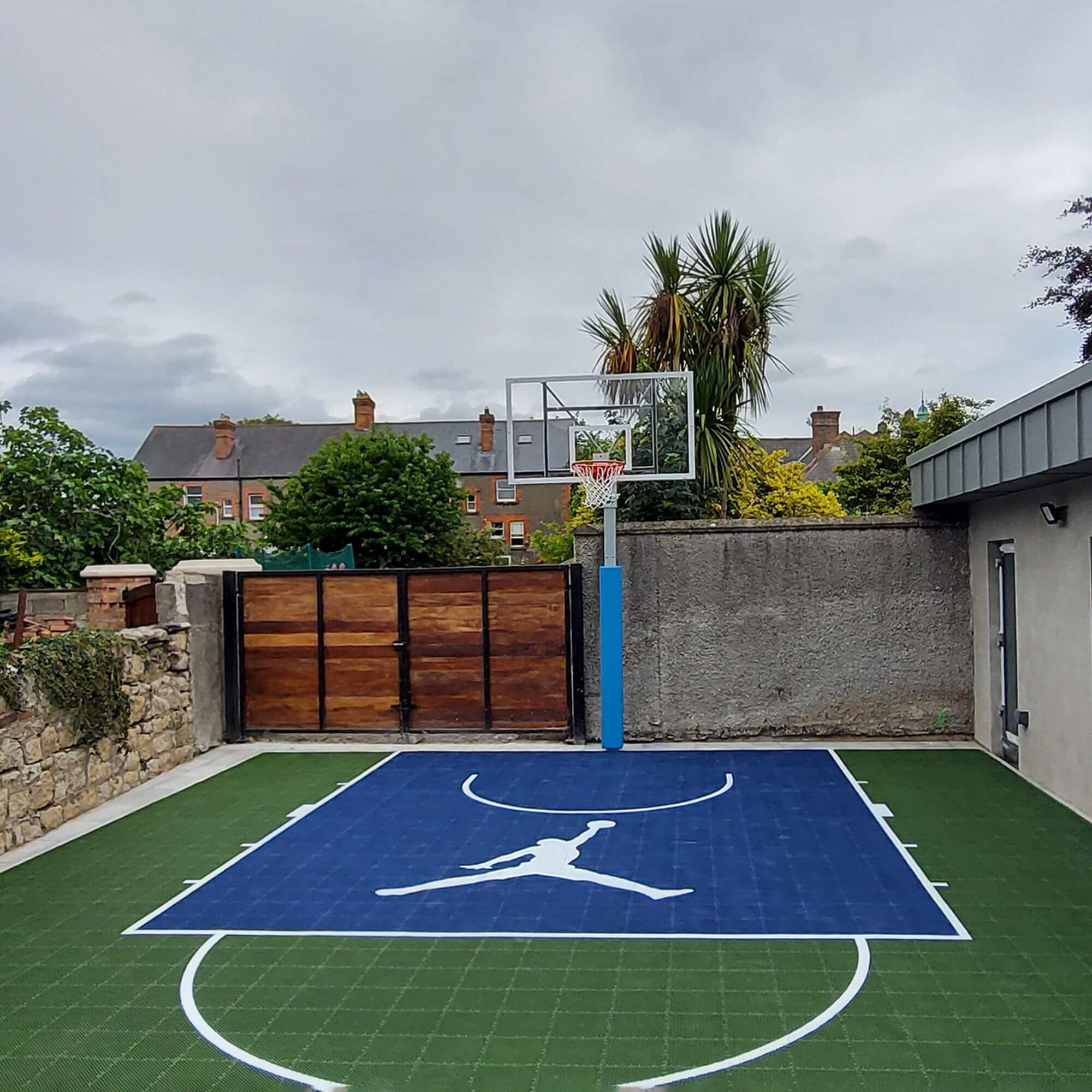 Suprafata de joc pentru curti interioare d